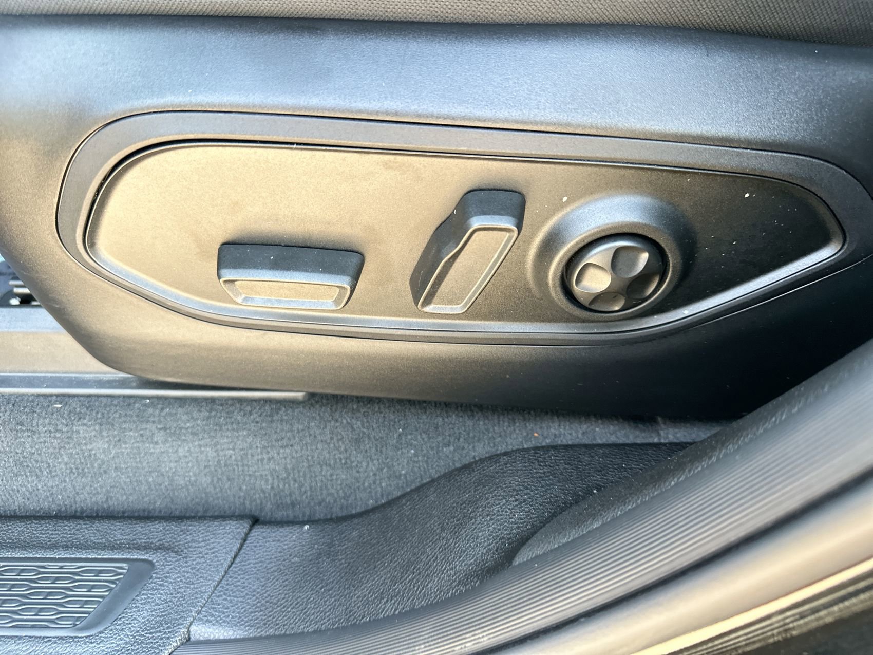 Used 2025 Jeep Grand Cherokee Limited image 12