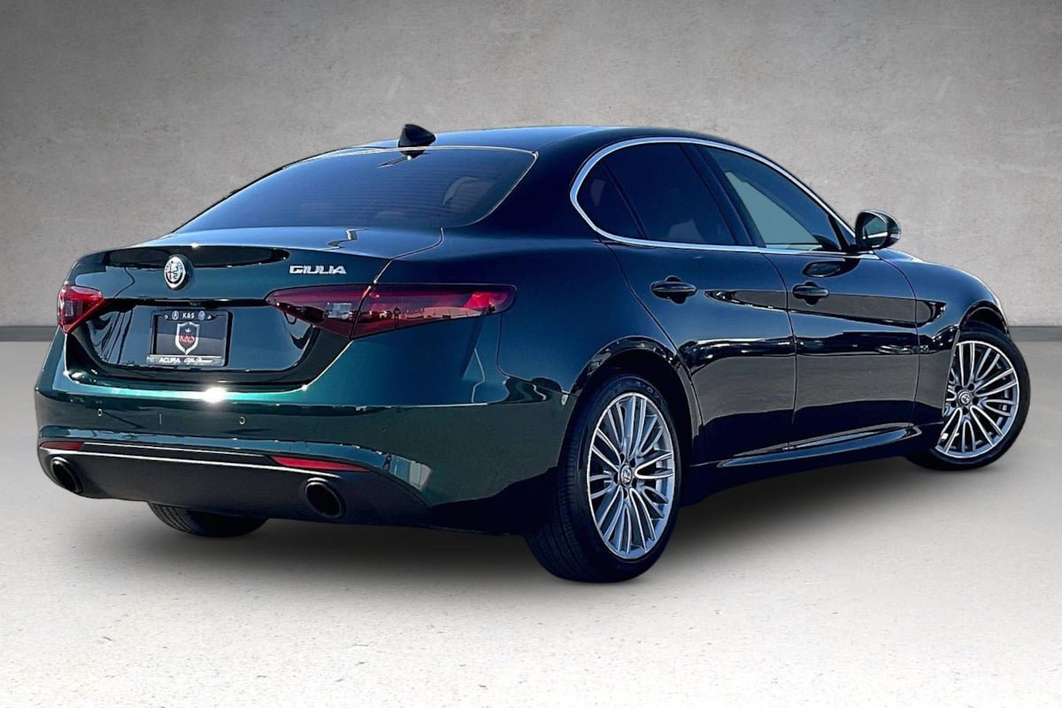 Used 2020 Alfa Romeo Giulia Ti RWD image 34