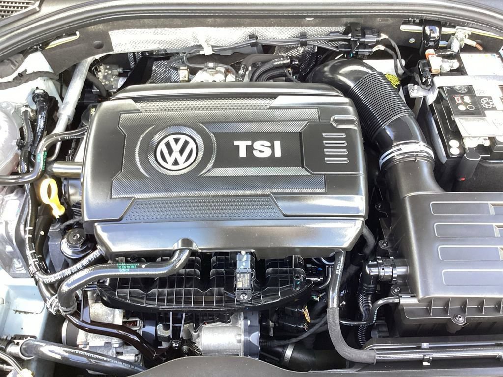 Used 2025 Volkswagen Jetta GLI Autobahn FWD image 32