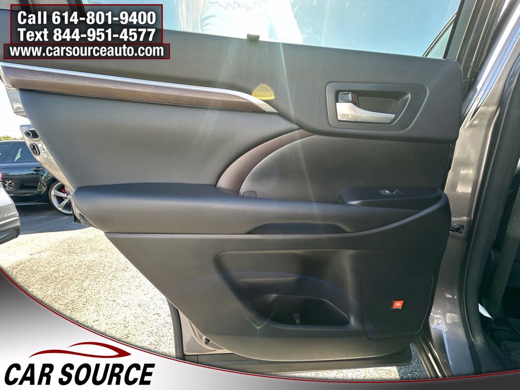 Used 2016 Toyota Highlander Limited AWD/4WD image 24