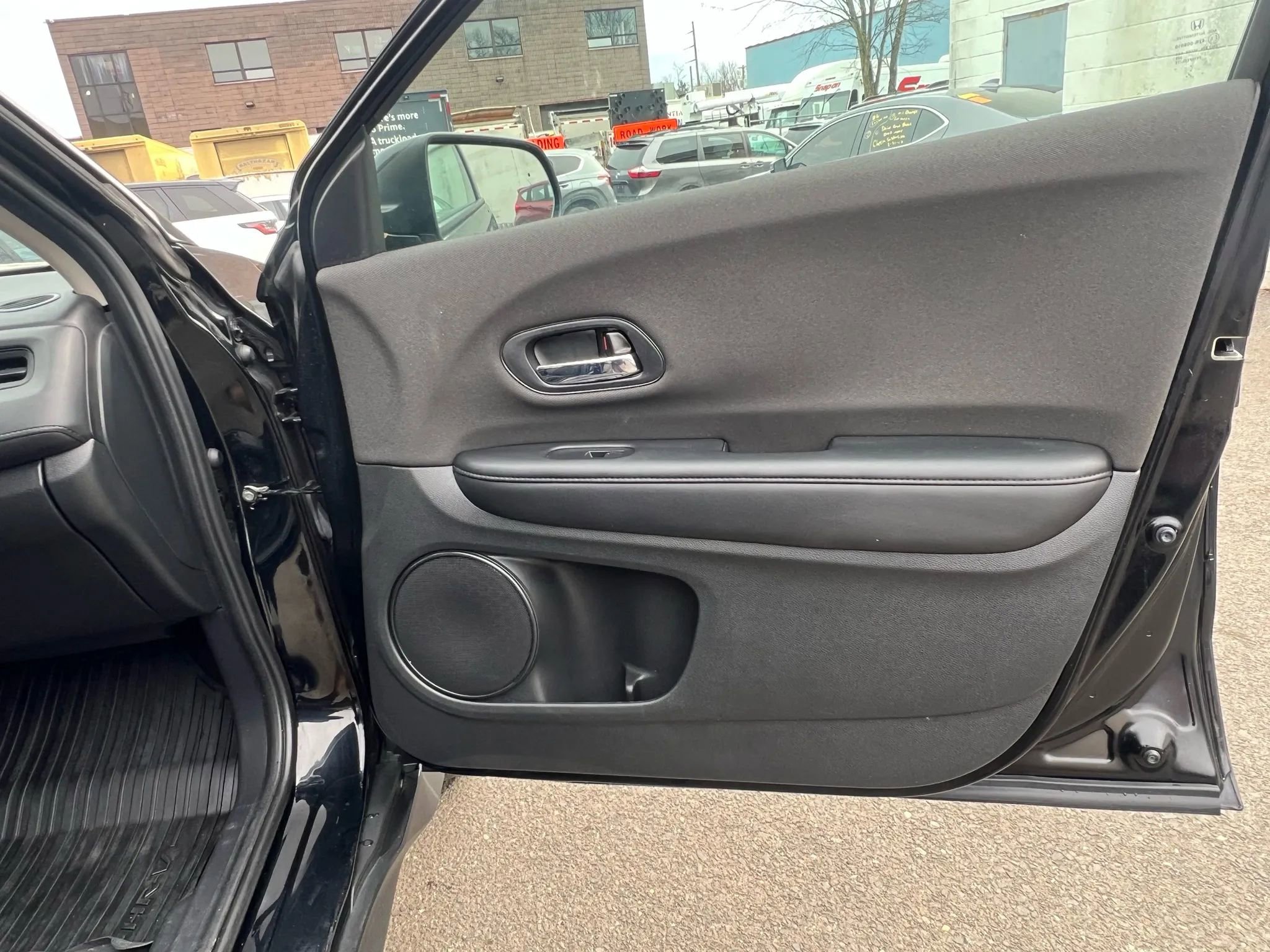 Used 2020 Honda HR-V LX image 30