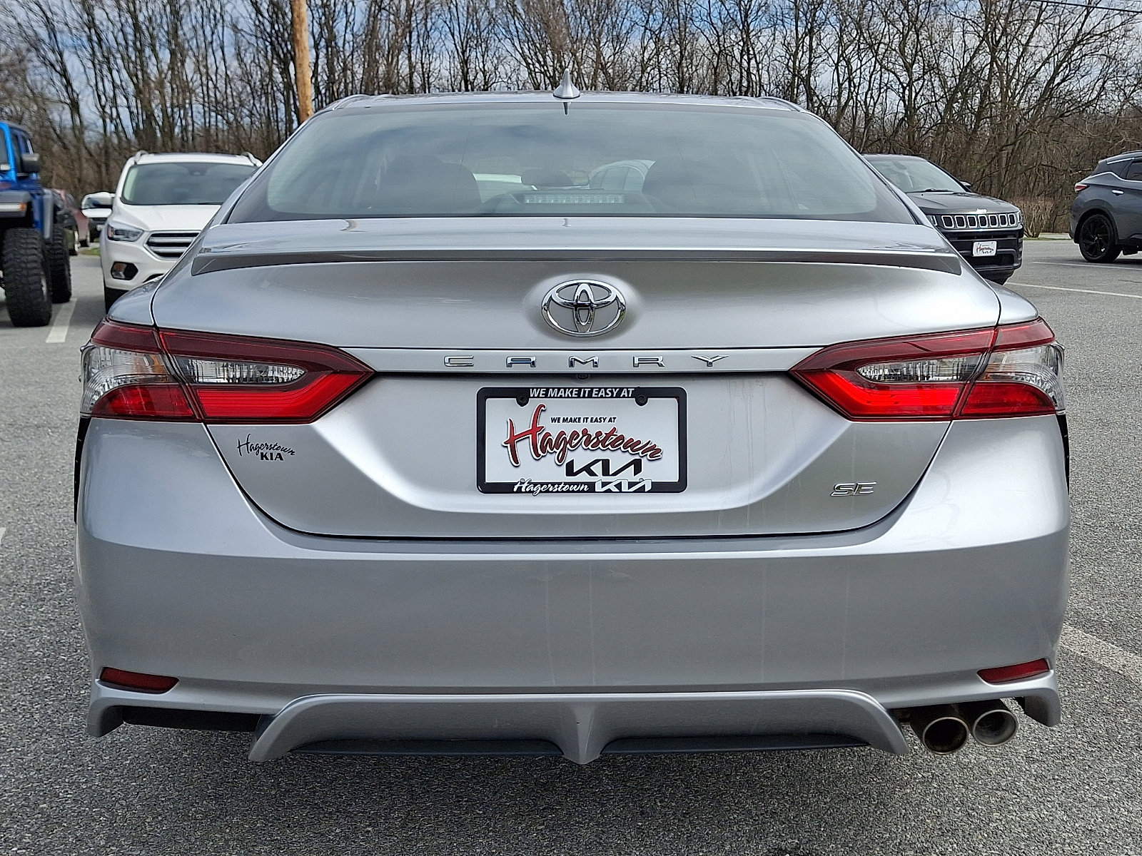 Used 2024 Toyota Camry SE image 5