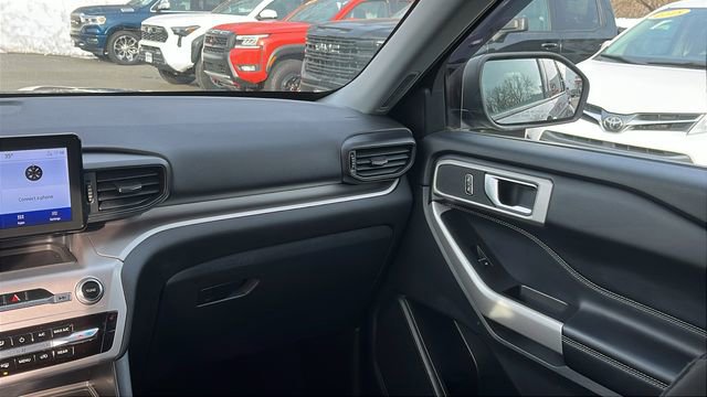 Used 2022 Ford Explorer XLT image 22