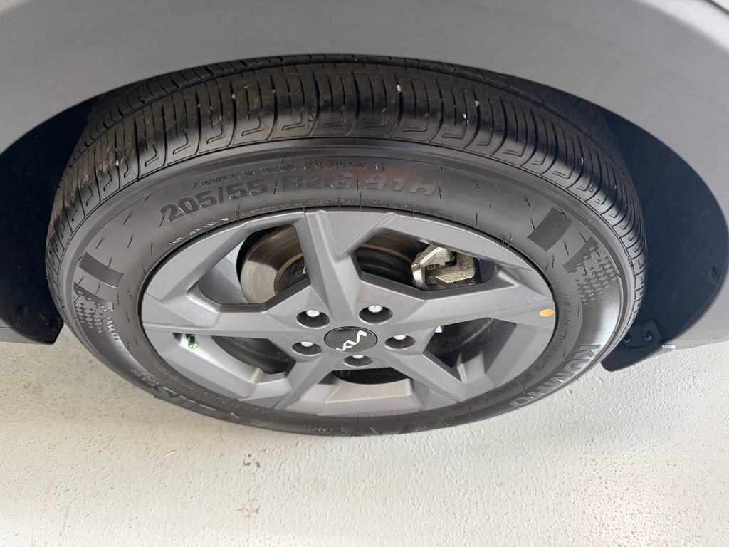 Used 2025 Kia K4 FWD image 9