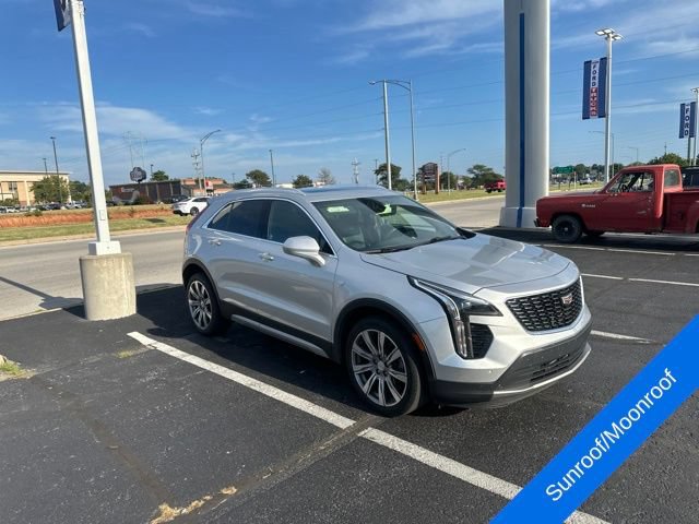 Used 2019 Cadillac XT4 Premium Luxury w/ Driver Awareness Package FWD image 3