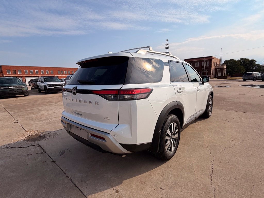Certified 2025 Nissan Pathfinder SL FWD image 8