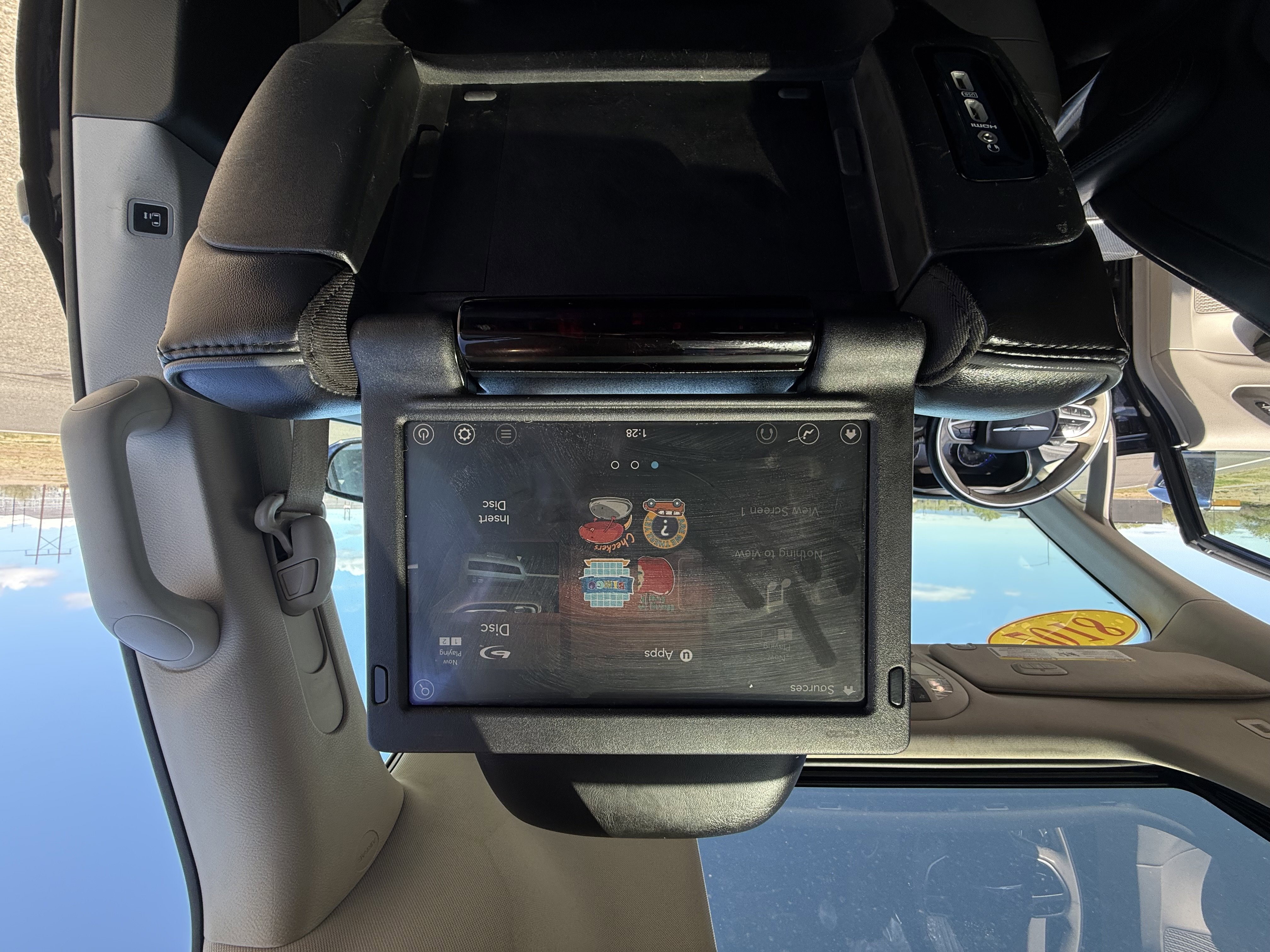 Used 2018 Chrysler Pacifica Limited FWD image 13