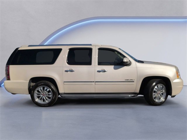 Used 2013 GMC Yukon XL Denali image 3