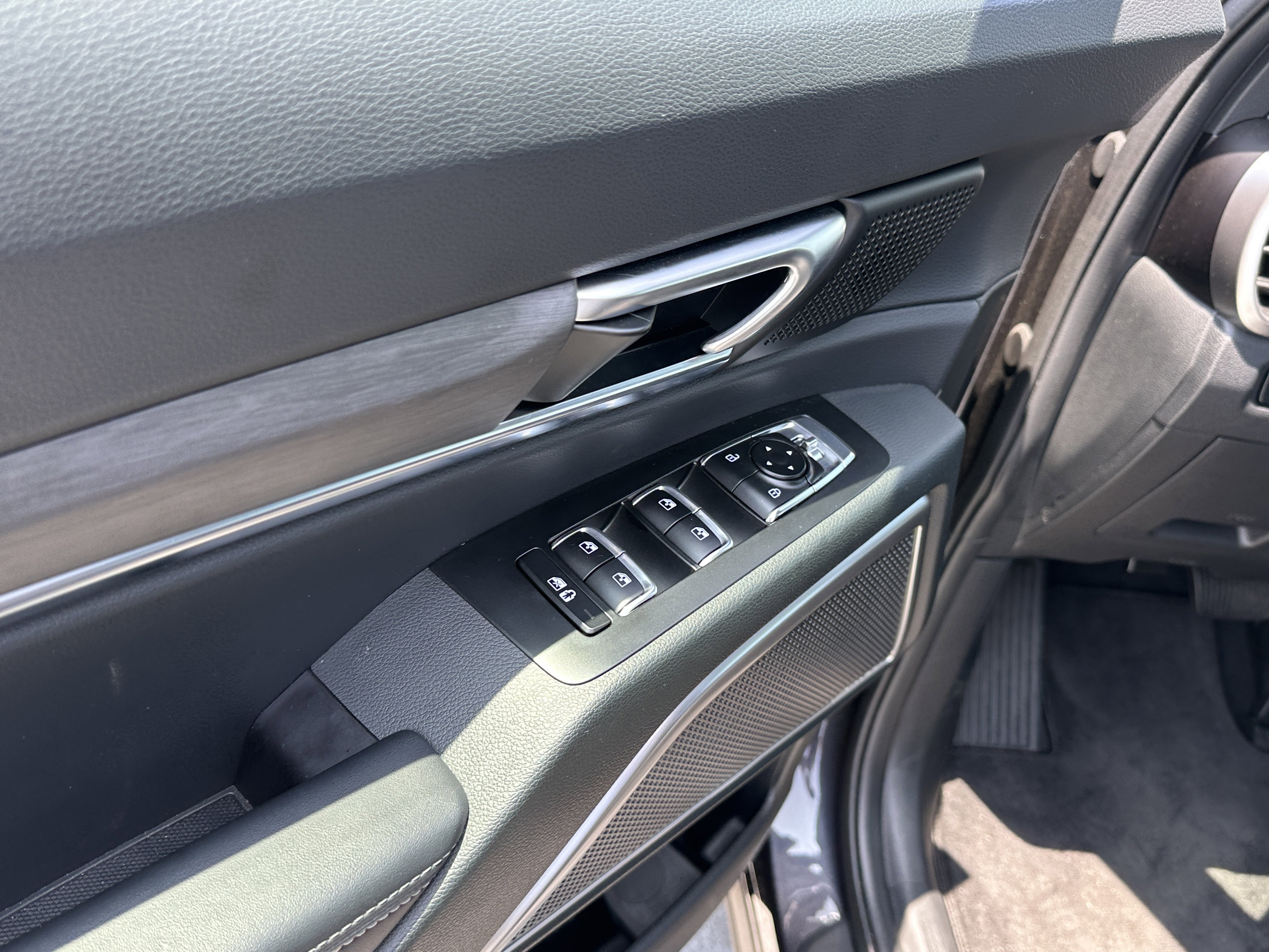 Certified 2025 Kia Telluride EX X-Line AWD/4WD image 25