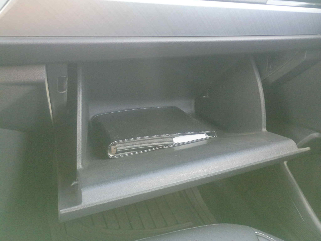 Used 2023 Volkswagen Jetta SE w/ Panoramic Sunroof Package image 21