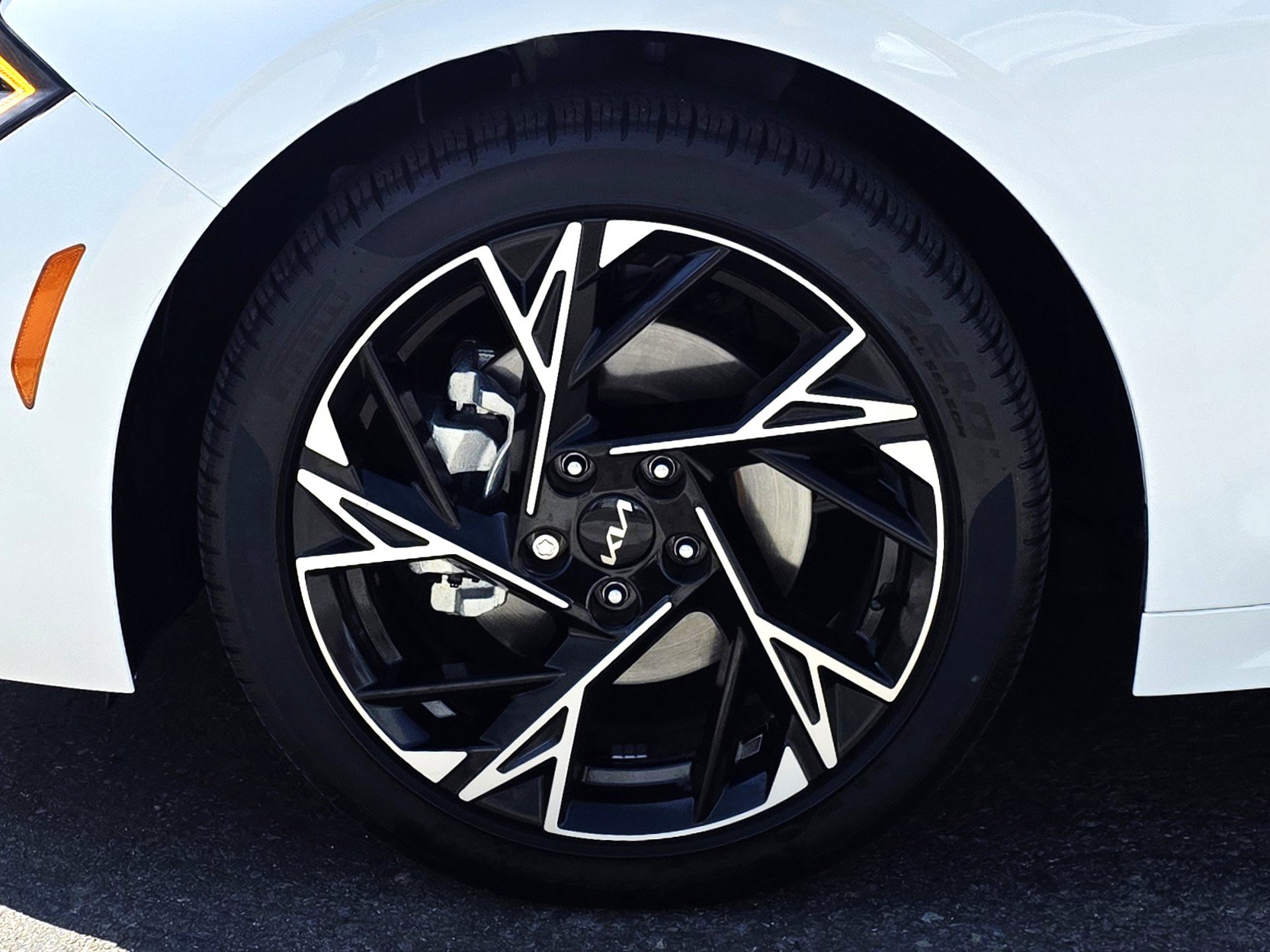 Used 2025 Kia K5 GT-Line w/ GT-Line Premium Package FWD image 9