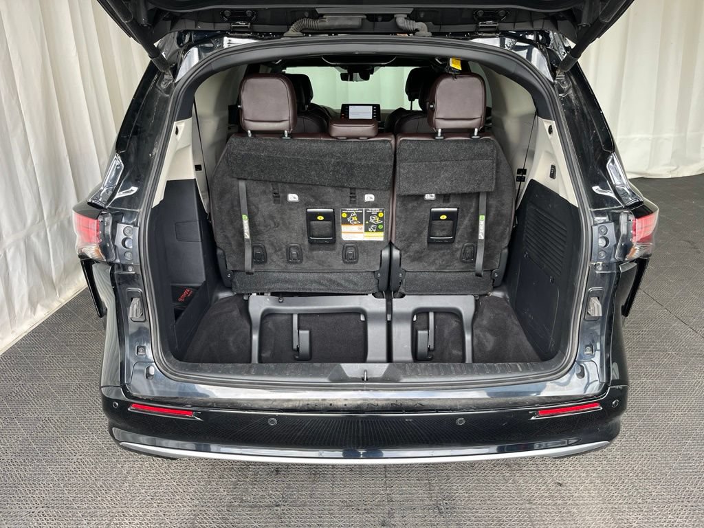 Used 2023 Toyota Sienna Platinum AWD/4WD image 29