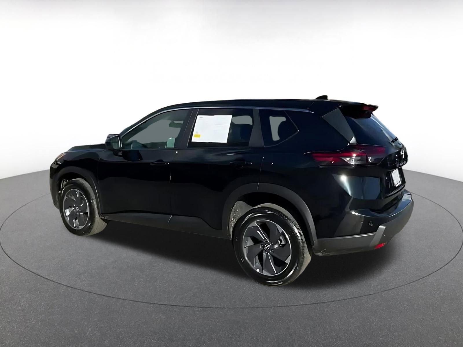 Used 2025 Nissan Rogue SV FWD image 9