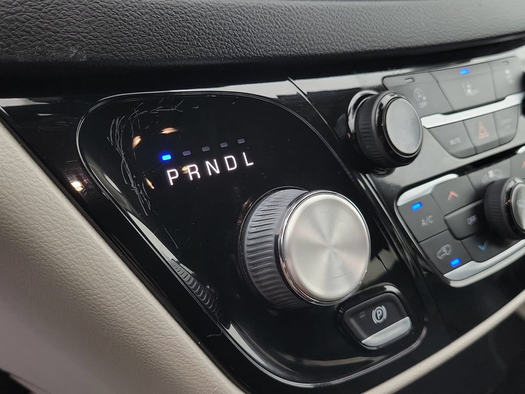 Used 2022 Chrysler Pacifica Touring-L FWD image 30