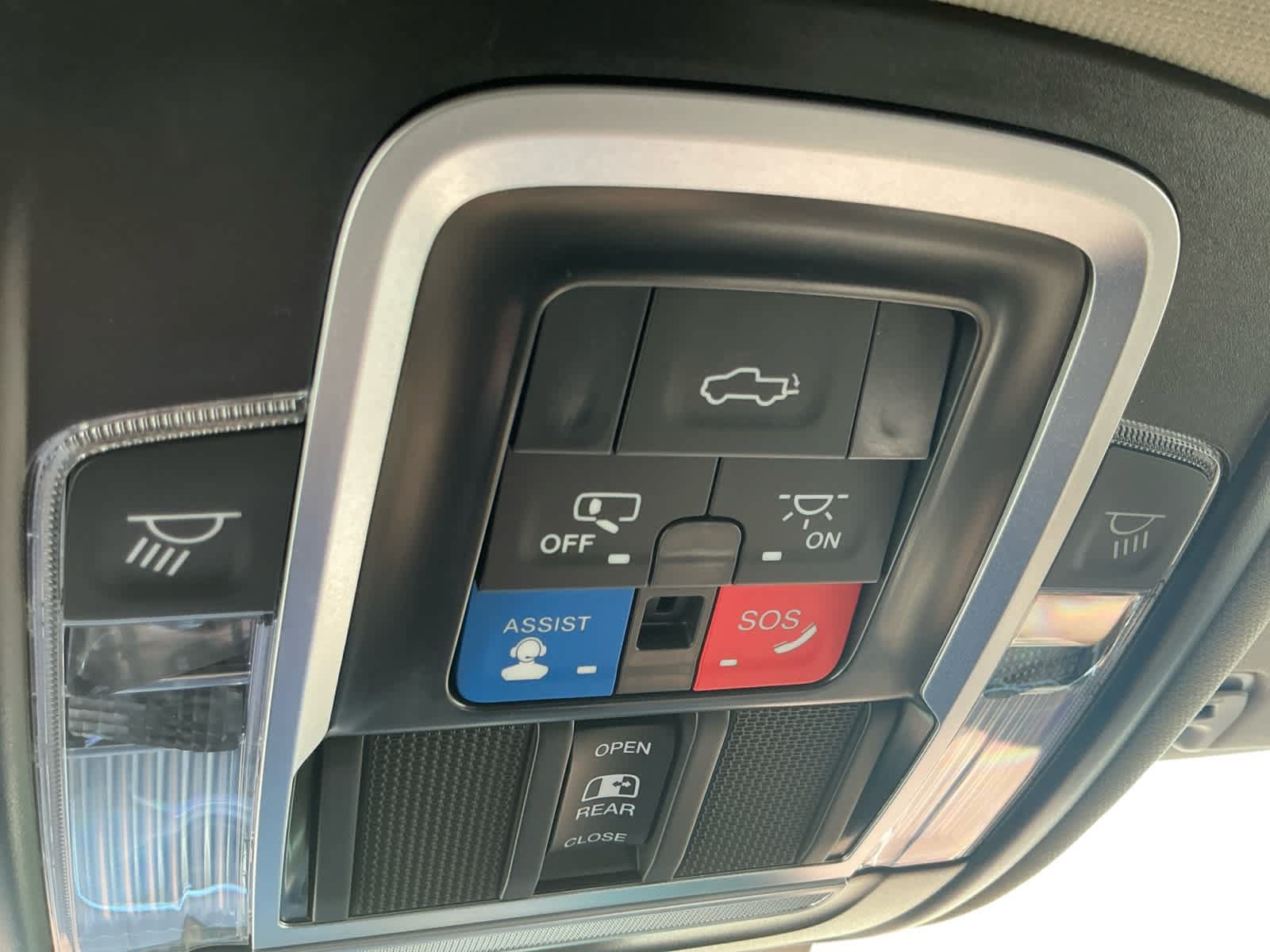 Used 2024 RAM 1500 Limited AWD/4WD image 17