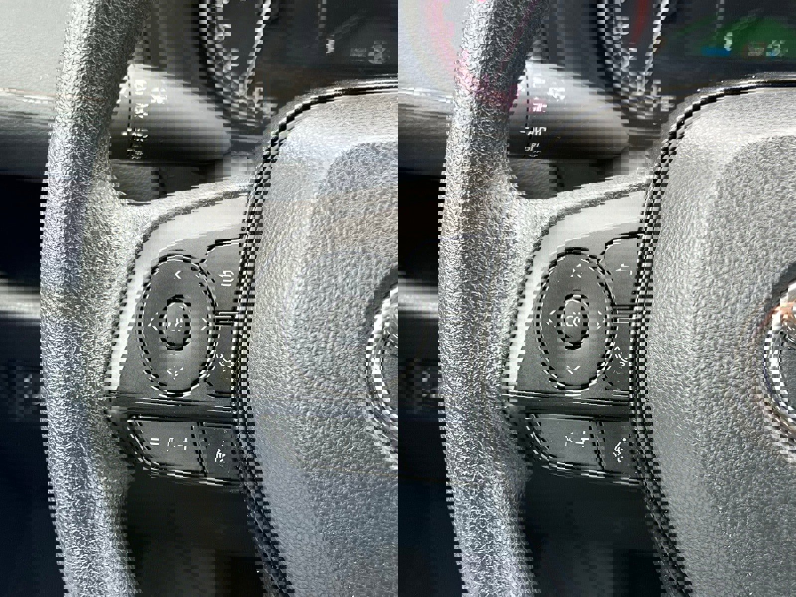 Used 2025 Toyota RAV4 XLE image 26