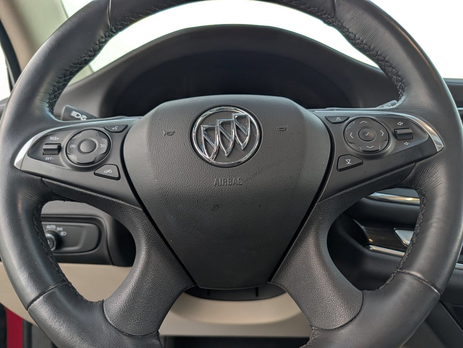 Used 2018 Buick Enclave Essence w/ Trailering Package AWD/4WD image 31