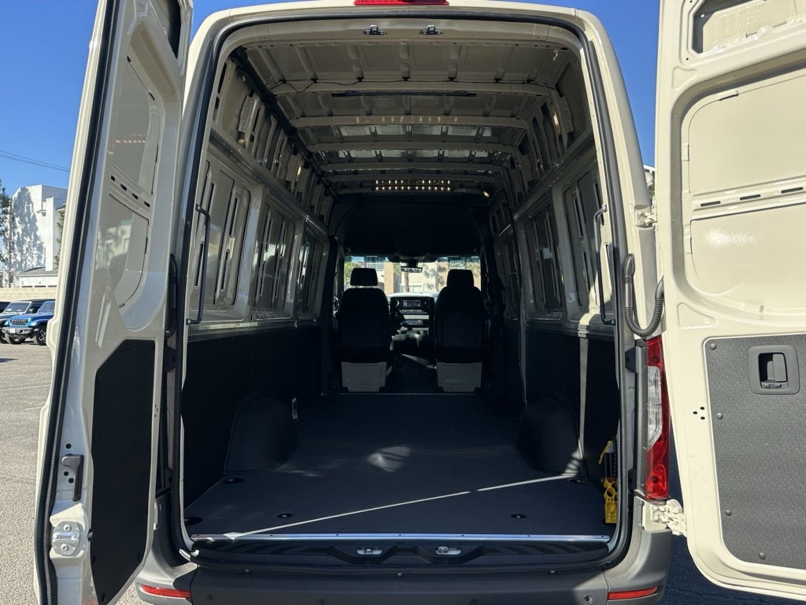 New 2025 Mercedes-Benz Sprinter 2500 image 9