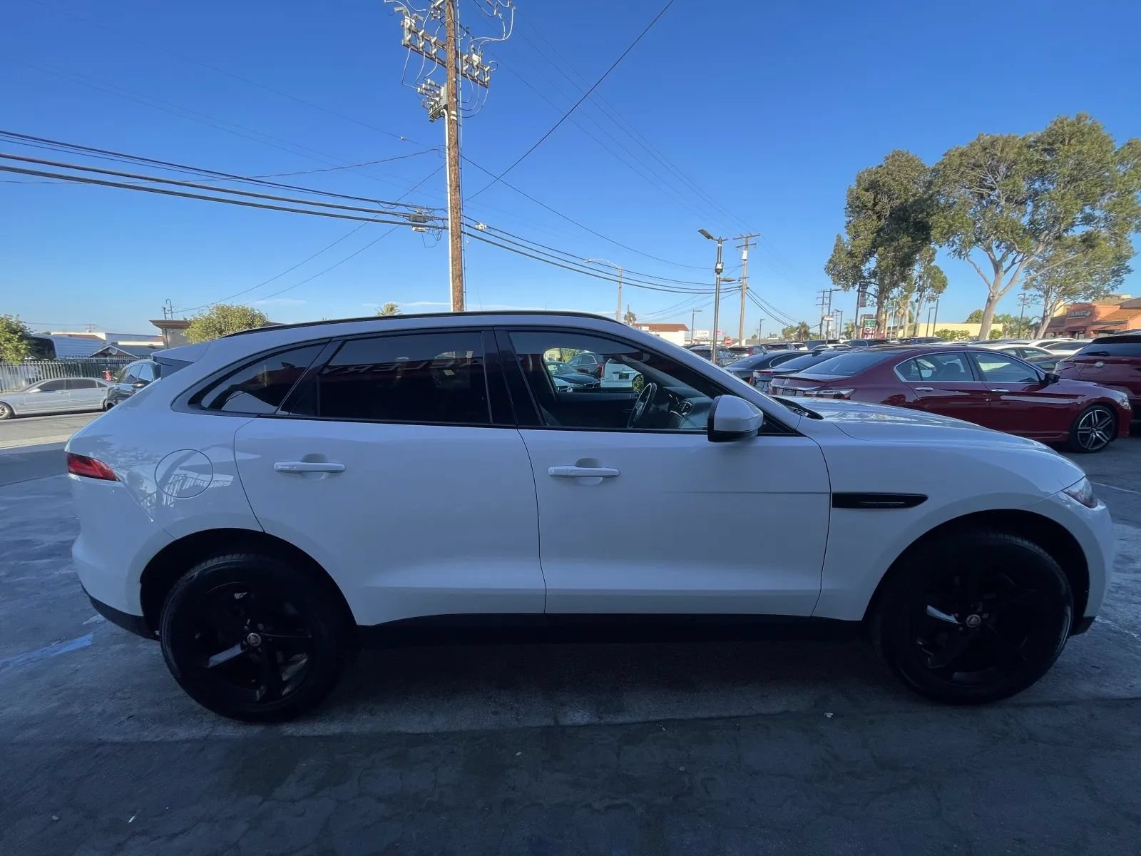 Used 2019 Jaguar F-PACE Premium AWD/4WD image 4