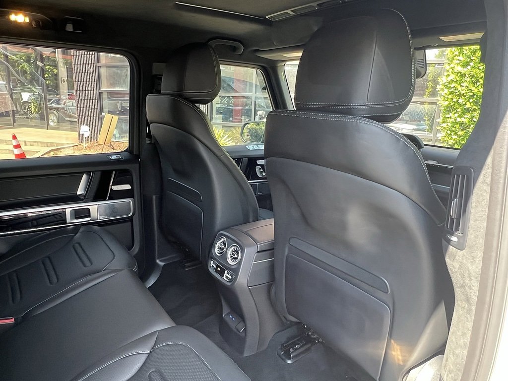 Used 2025 Mercedes-Benz G 550 image 30