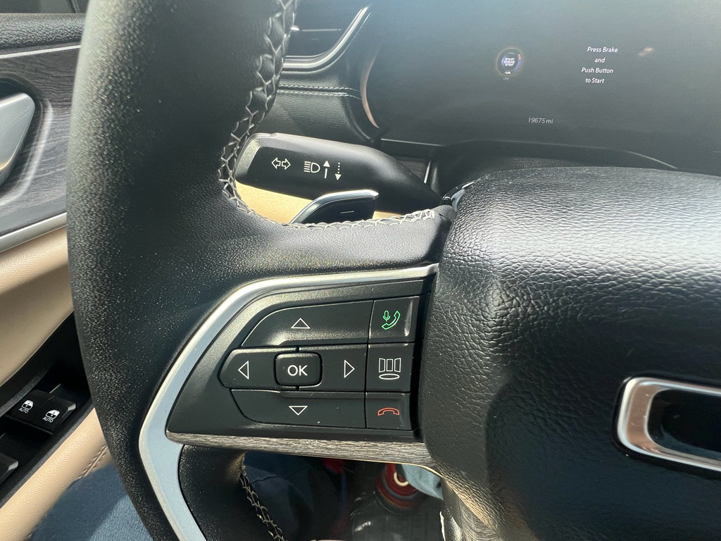 Used 2025 Jeep Grand Cherokee L Limited RWD image 24