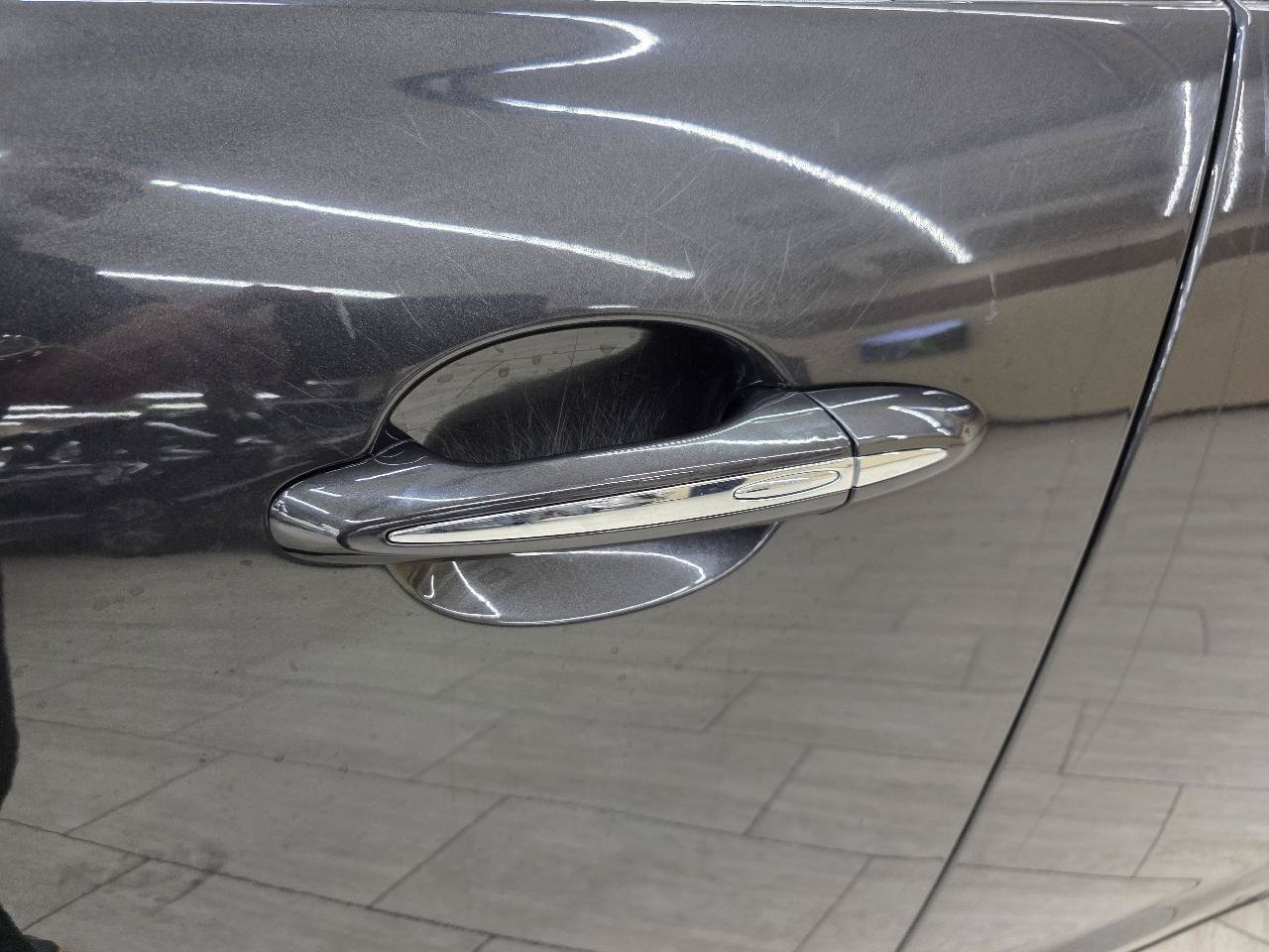 Used 2012 Jaguar XJ RWD image 12