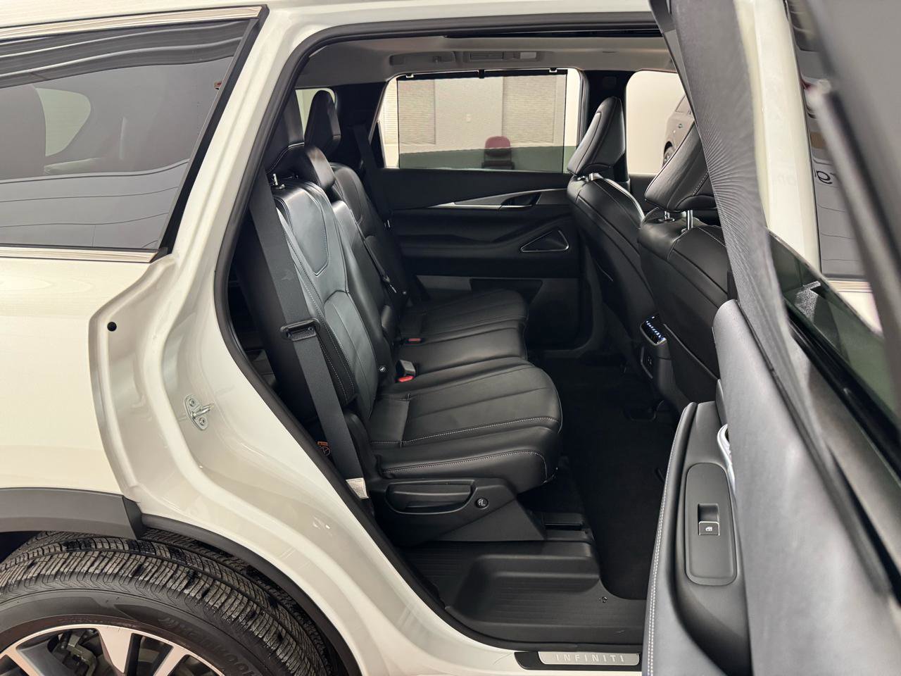 Used 2025 INFINITI QX60 Luxe AWD/4WD image 40