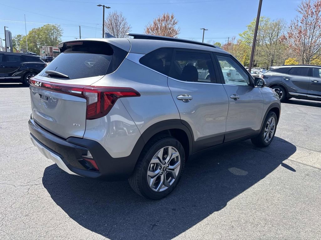 Used 2024 Kia Seltos S AWD/4WD image 8