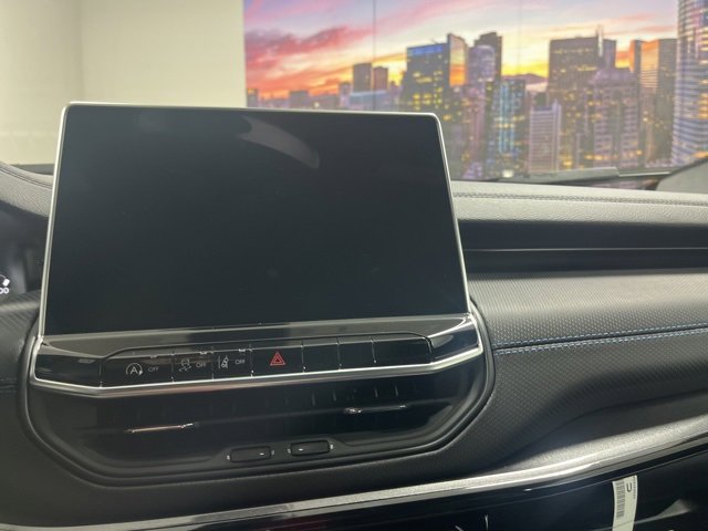 New 2026 Jeep Compass Latitude image 13