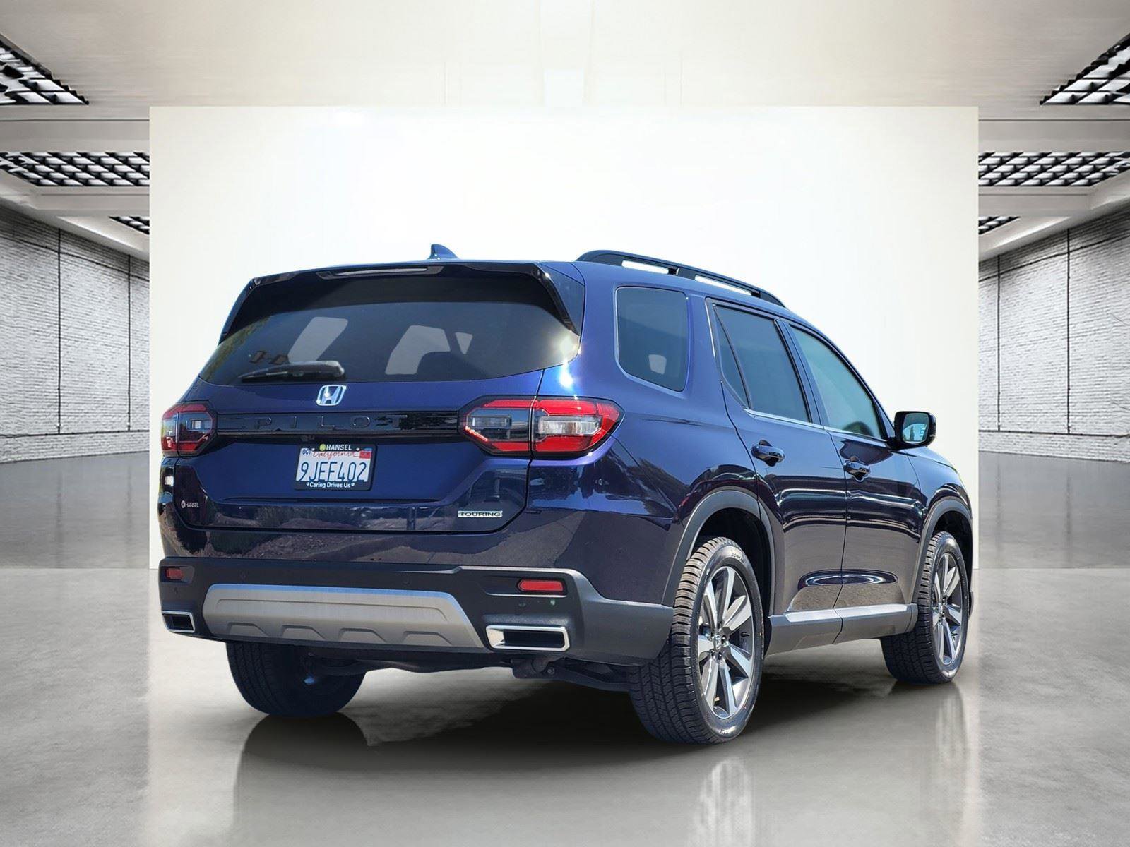 Used 2024 Honda Pilot Touring image 6
