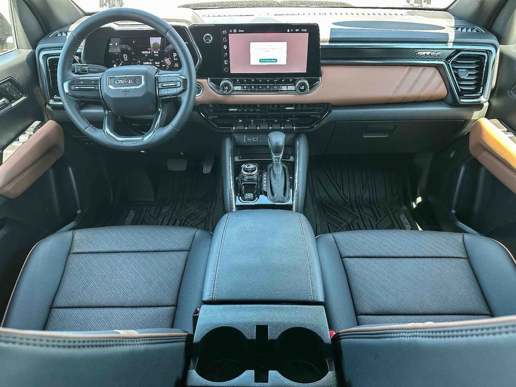 Used 2025 GMC Canyon AT4 w/ Nightfall Edition AWD/4WD image 10
