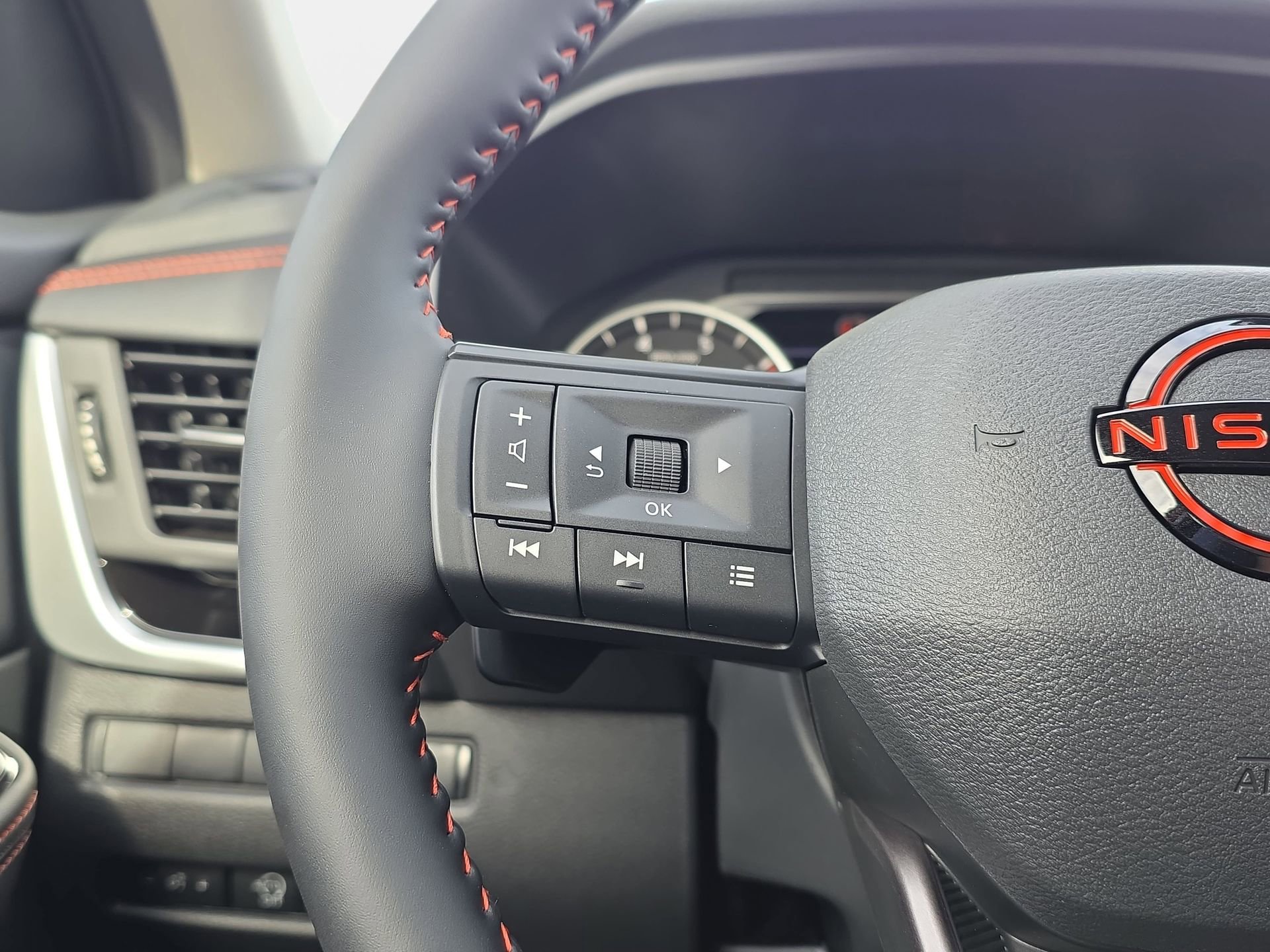 New 2026 Nissan Rogue SV AWD/4WD image 17