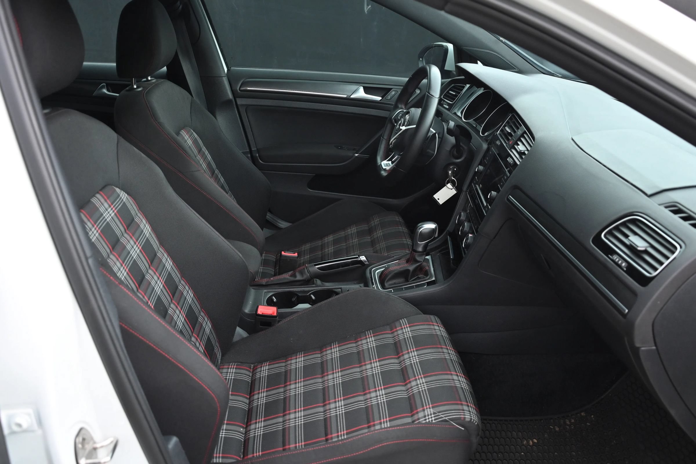 Used 2020 Volkswagen GTI S FWD image 13