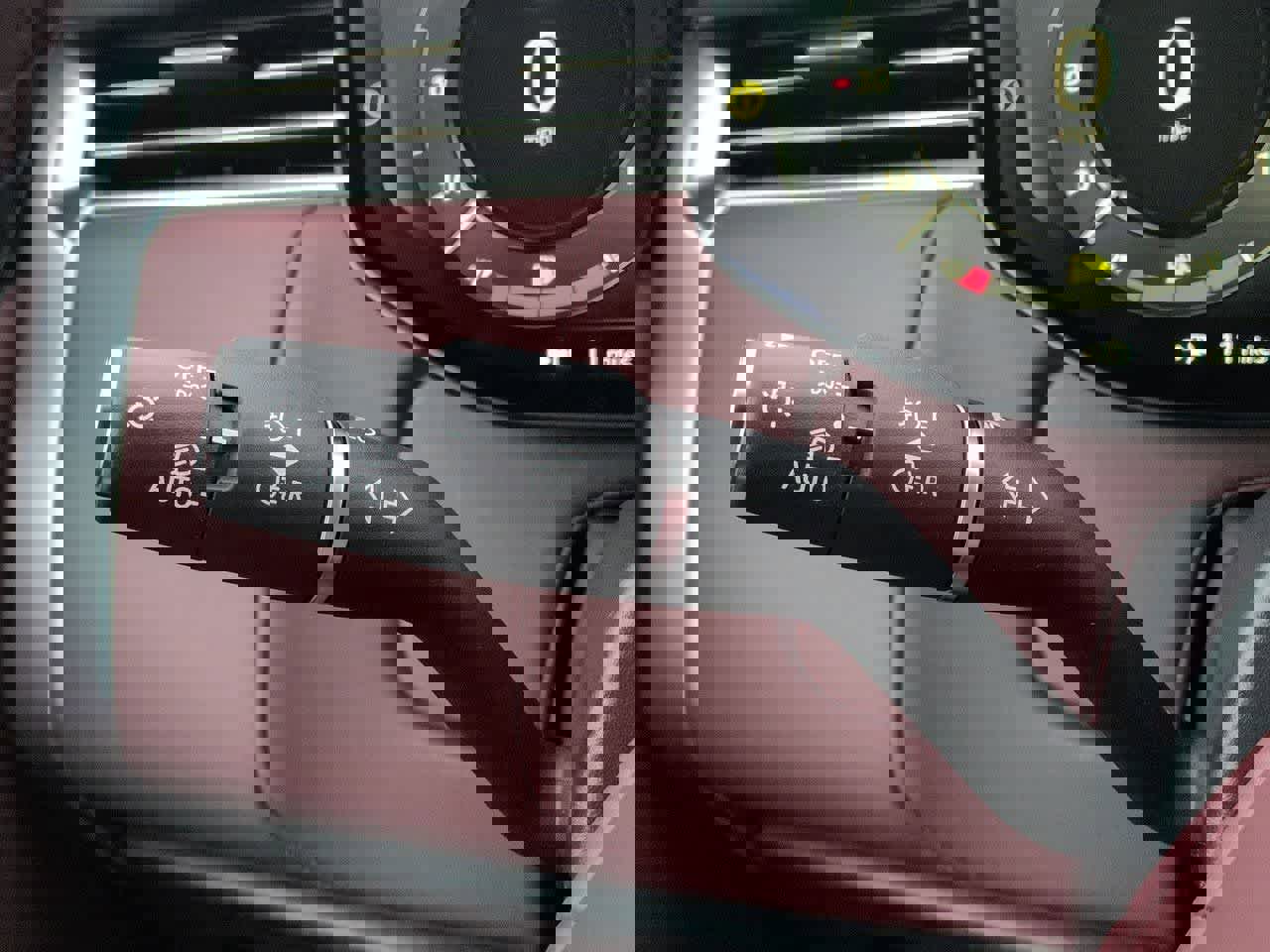 New 2026 Land Rover Range Rover SE image 28