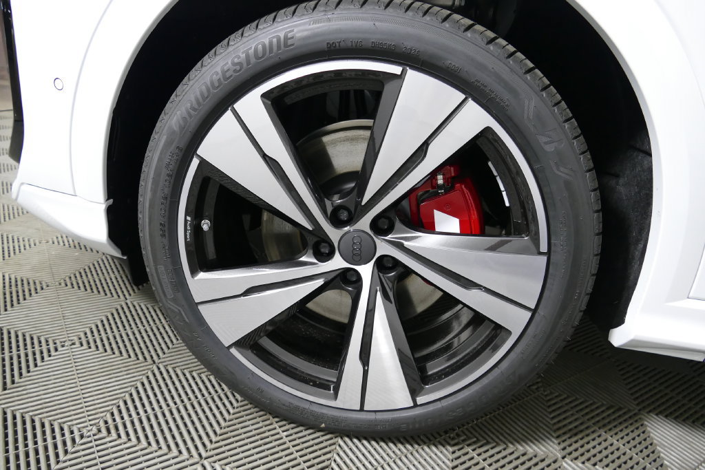 New 2026 Audi SQ5 Prestige AWD/4WD image 9