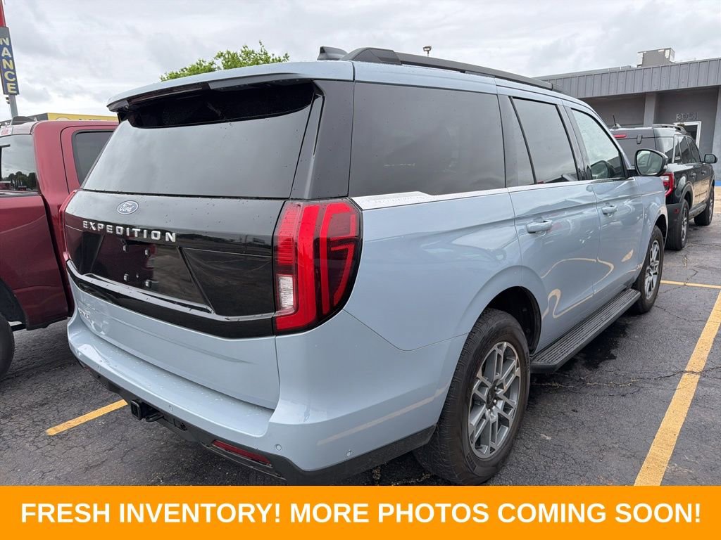 Used 2025 Ford Expedition Active AWD/4WD image 7