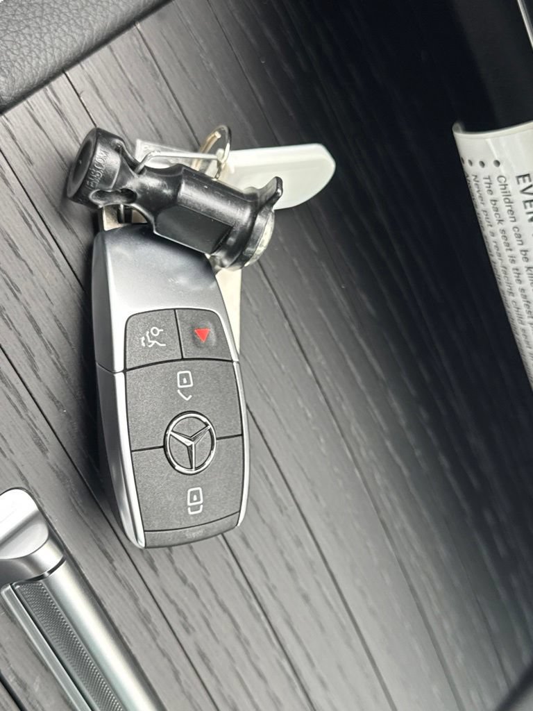 New 2026 Mercedes-Benz GLS 580 4MATIC image 28