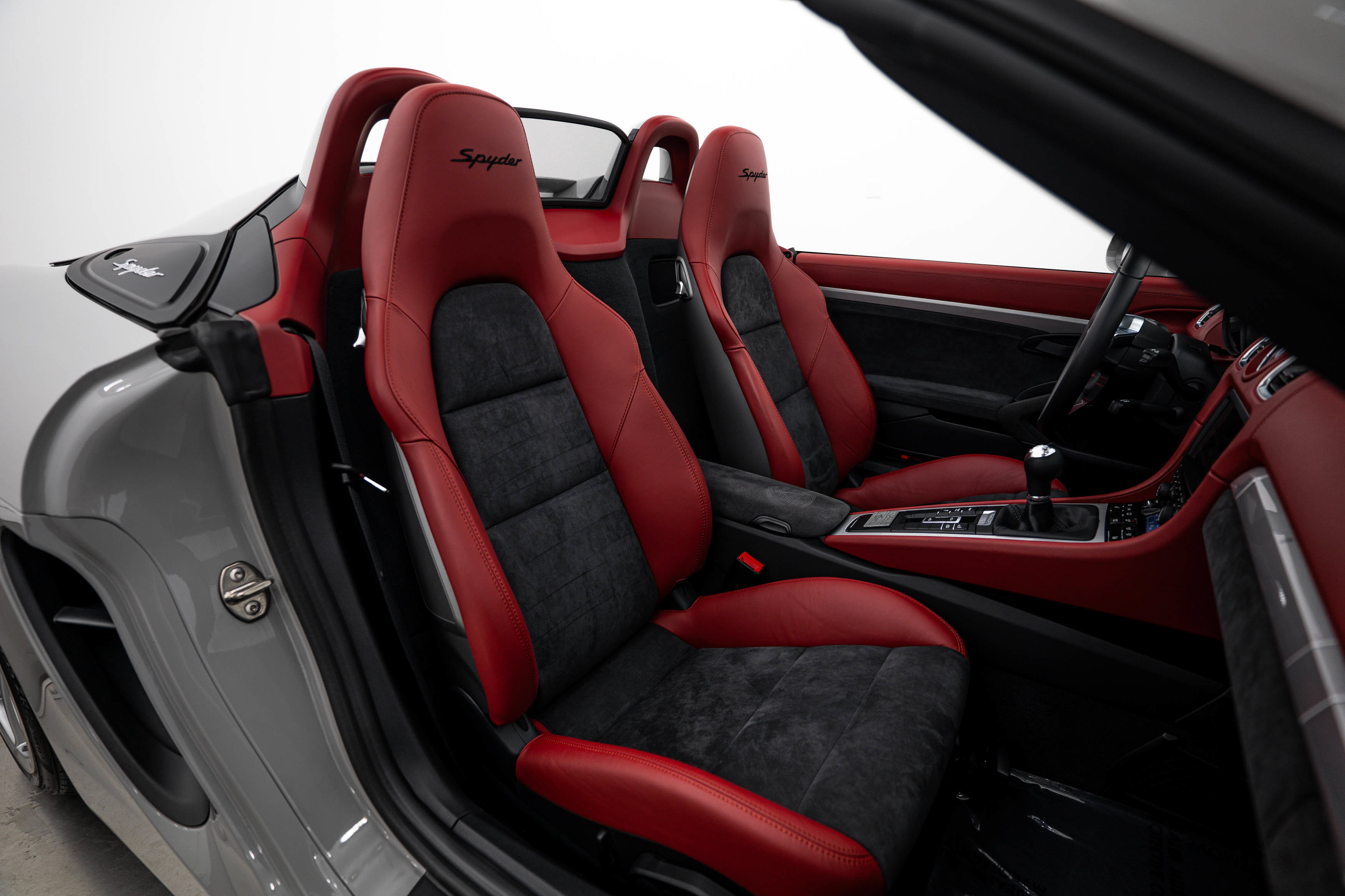 Certified 2016 Porsche Boxster Spyder RWD image 17