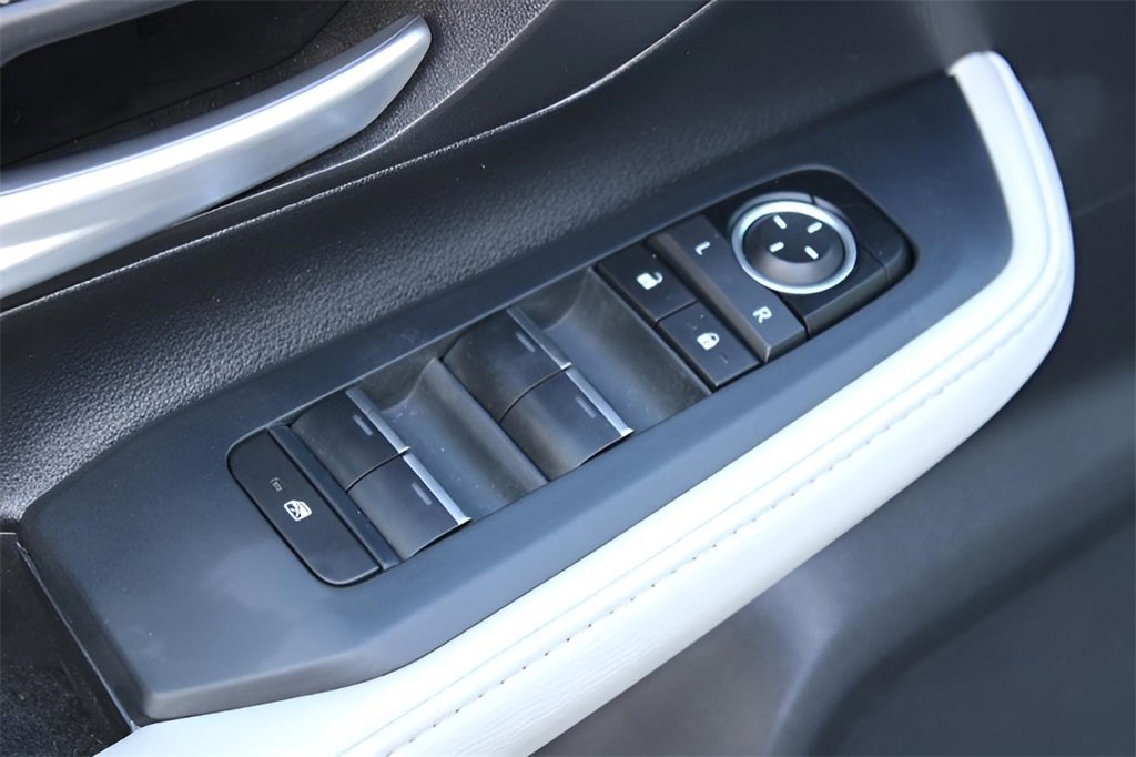 Certified 2024 Toyota Grand Highlander XLE image 17