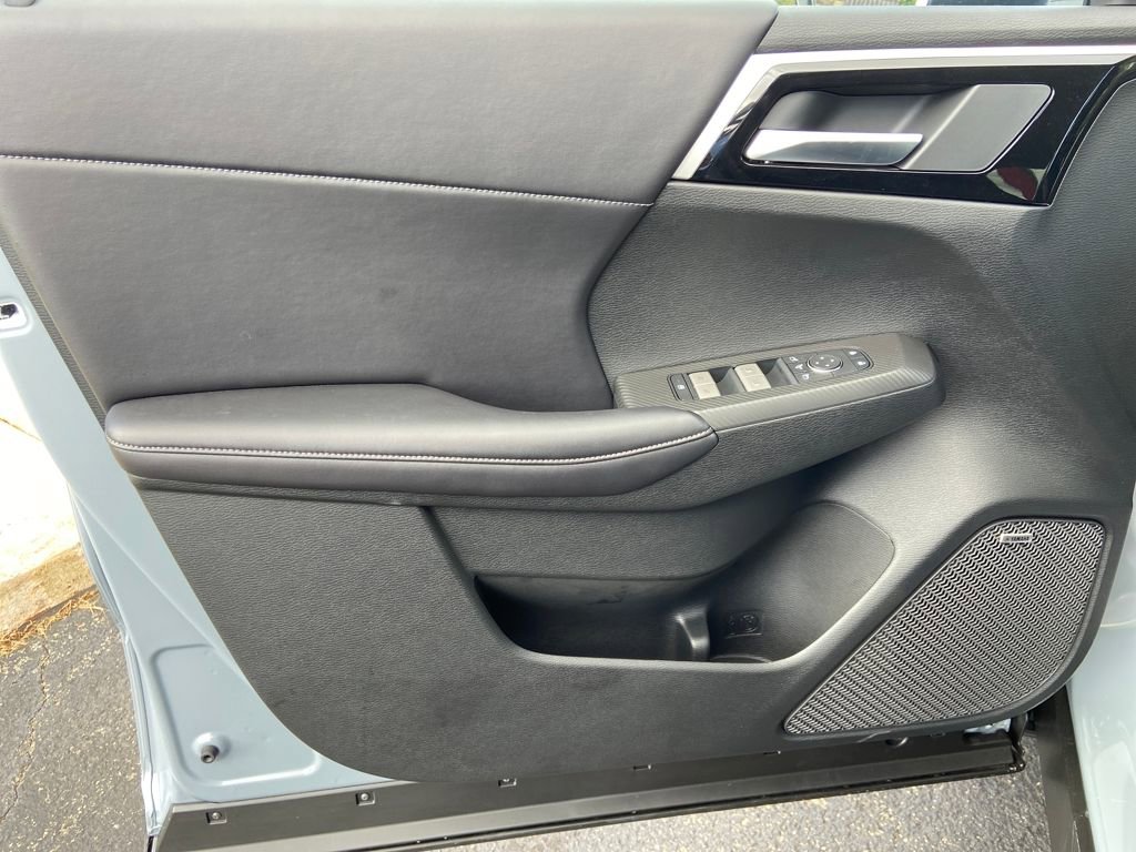 New 2025 Mitsubishi Outlander AWD image 14
