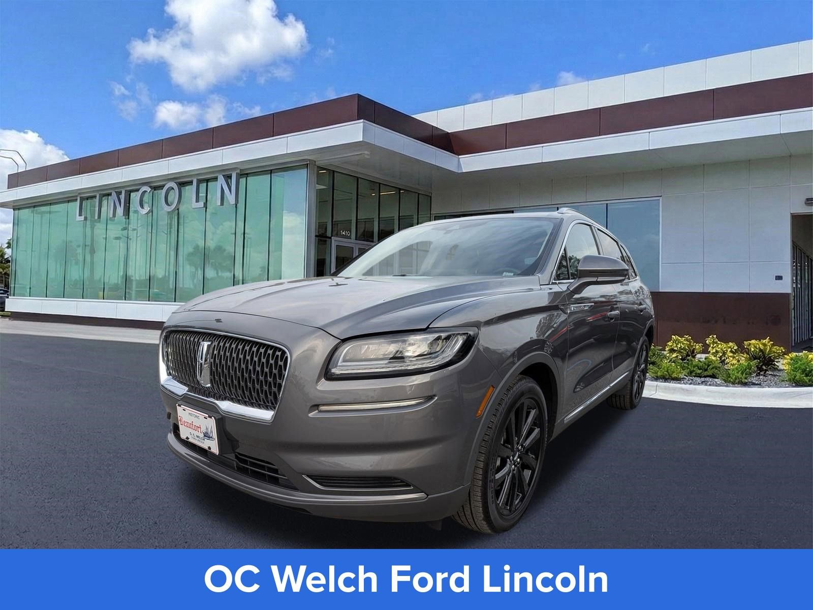 Used 2023 Lincoln Nautilus Reserve w/ Monochromatic Package image 6
