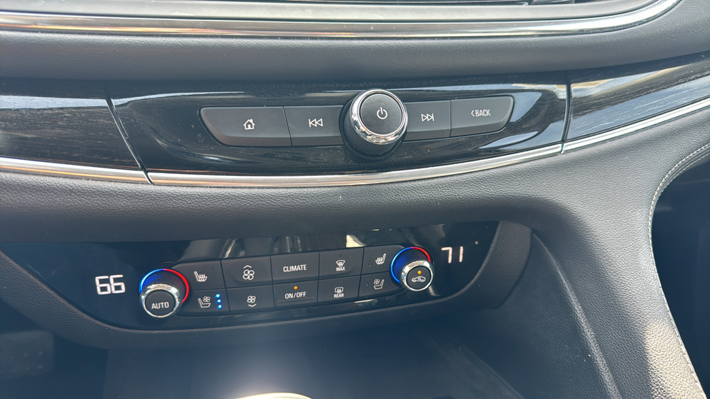 Used 2020 Buick Enclave Avenir w/ Avenir Technology Package AWD/4WD image 13