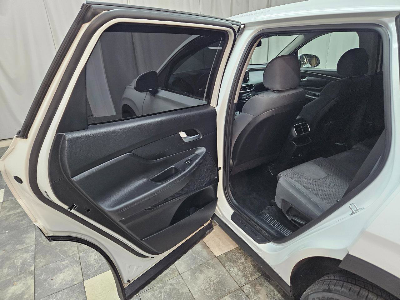 Used 2020 Hyundai Santa Fe SE w/ Cargo Package AWD/4WD image 11
