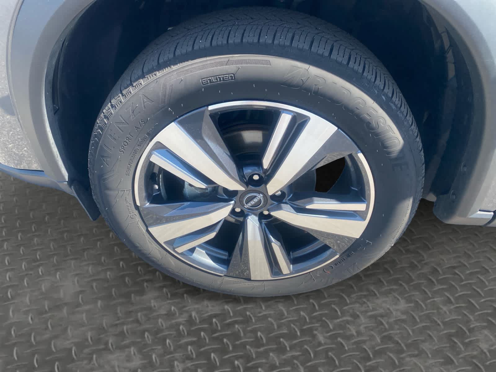 Used 2026 Nissan Rogue SL AWD/4WD image 9