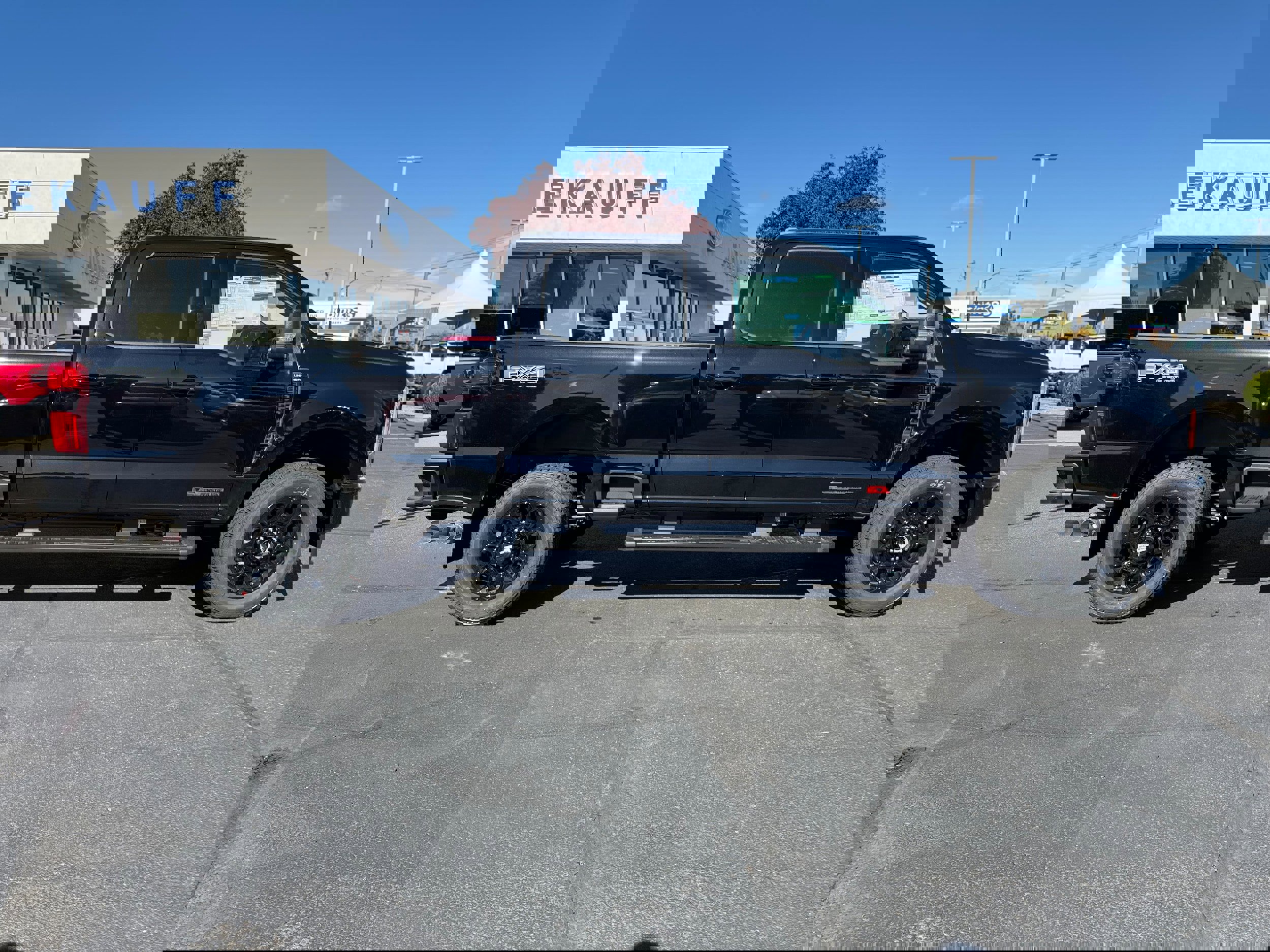 New 2026 Ford F250 Lariat w/ Black Appearance Package image 10