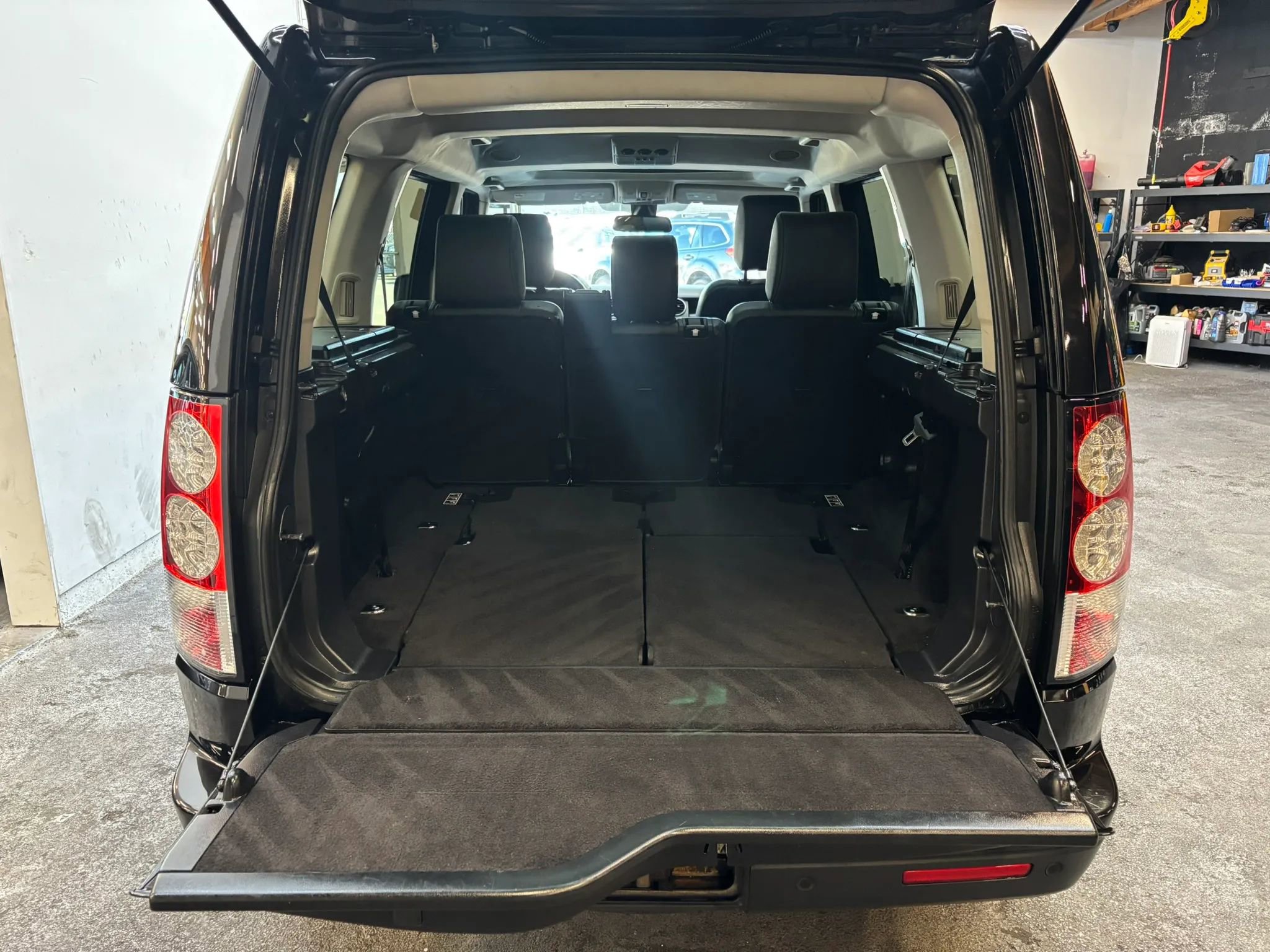 Used 2013 Land Rover LR4 HSE AWD/4WD image 26