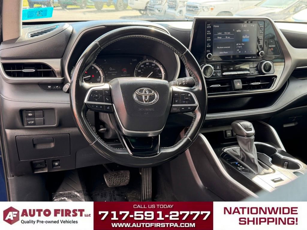 Used 2021 Toyota Highlander XLE AWD/4WD image 10