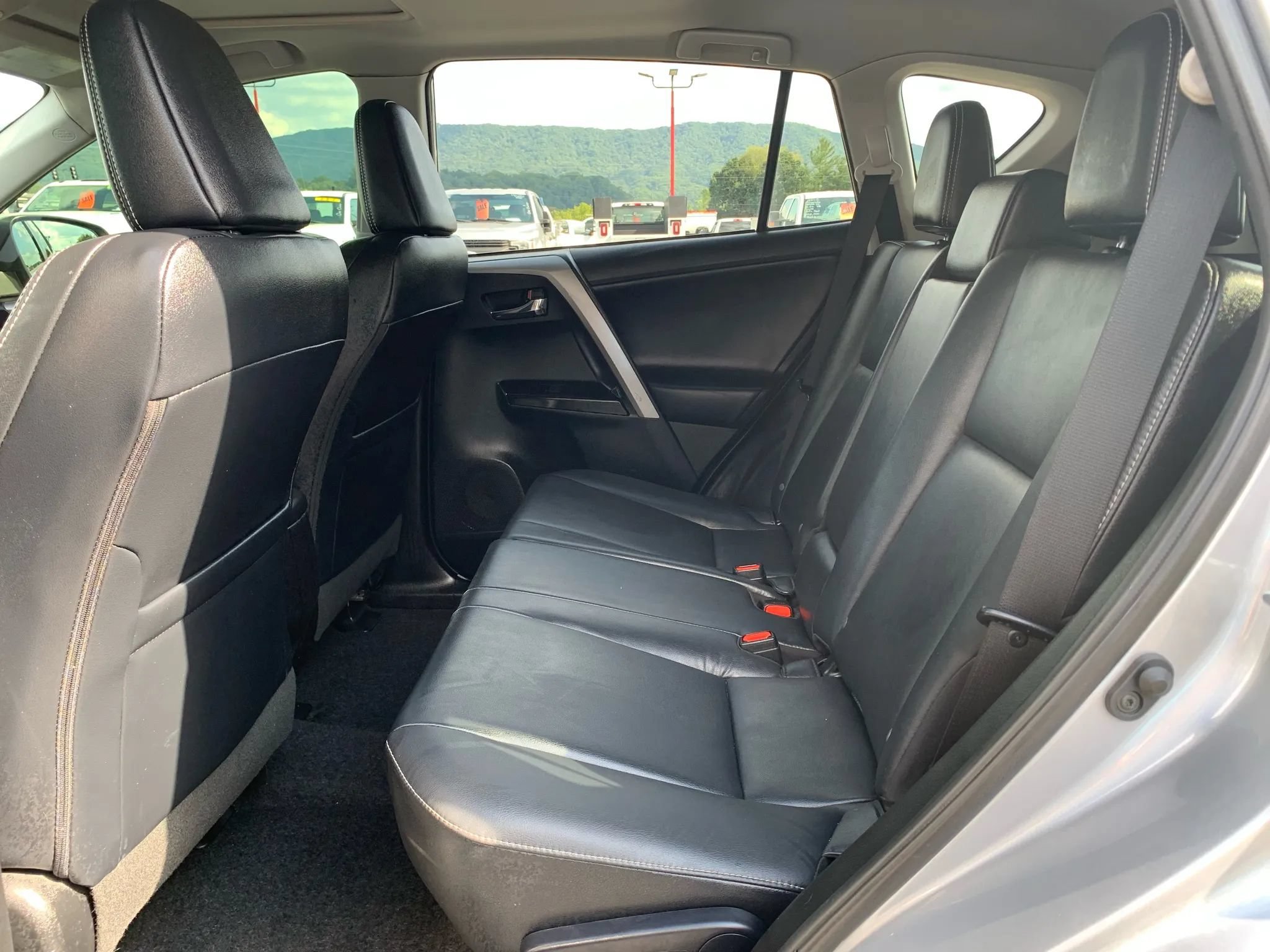 Used 2016 Toyota RAV4 Limited FWD image 30