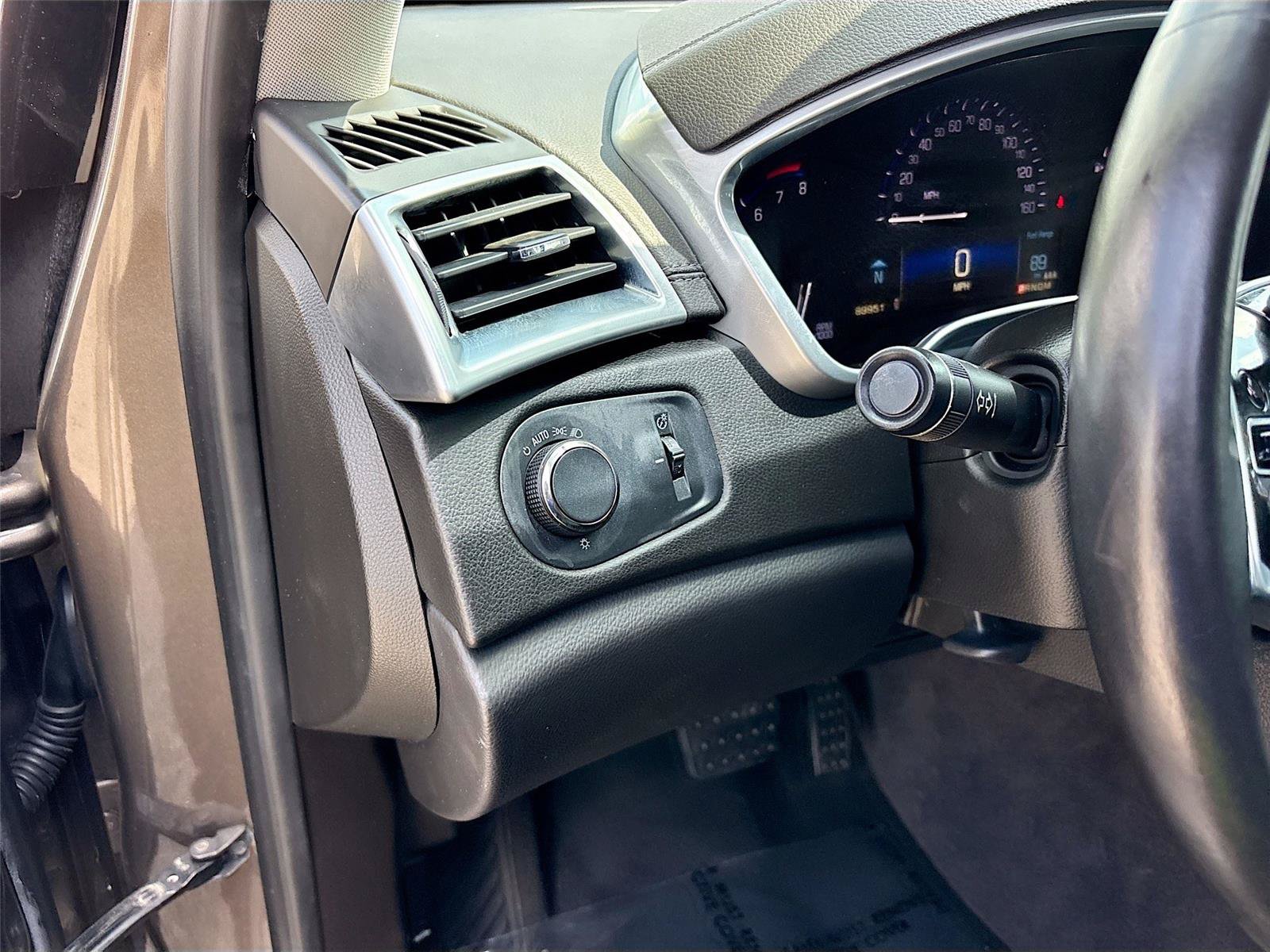 Used 2016 Cadillac SRX Luxury w/ Driver Awareness Package FWD image 10