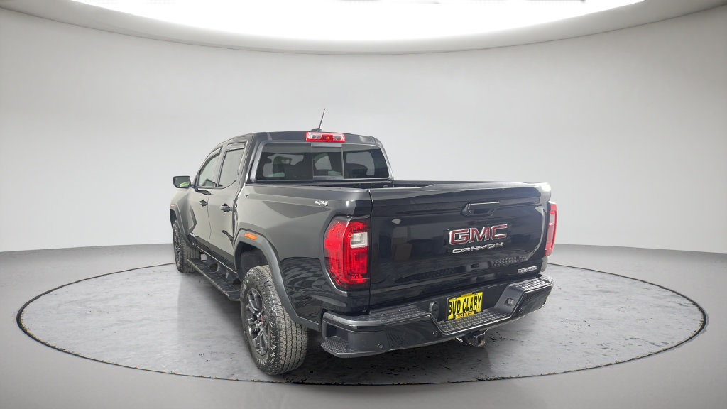 Used 2024 GMC Canyon Elevation w/ Elevation Premium Package AWD/4WD image 10